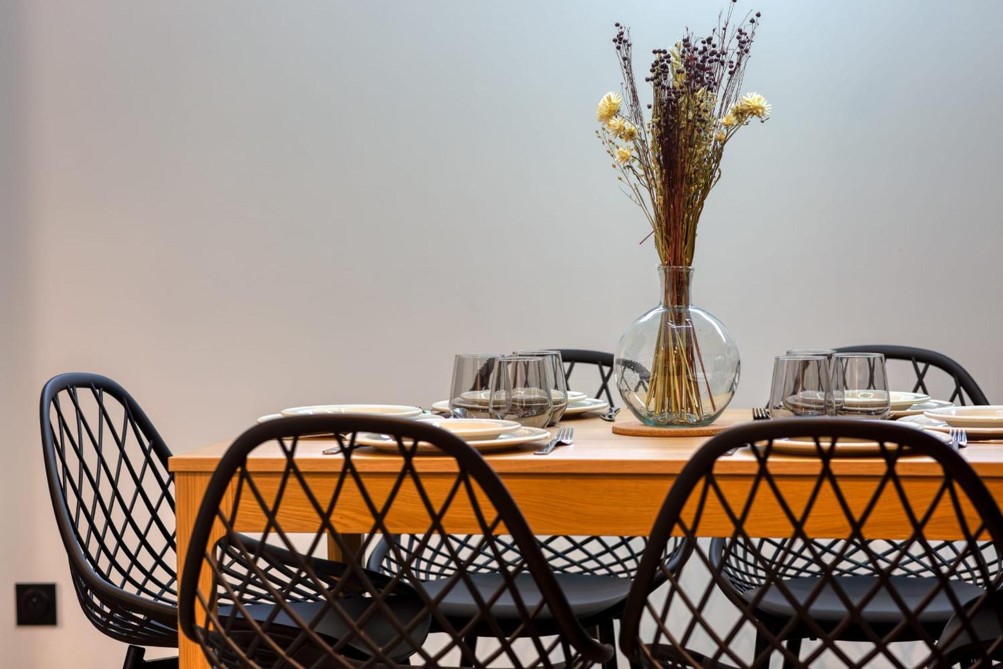 Ferienwohnung Rose Ecrin De Charme Avec Parking Terrasse Privee Et Jardin Partage Grand-Couronne Exterior foto