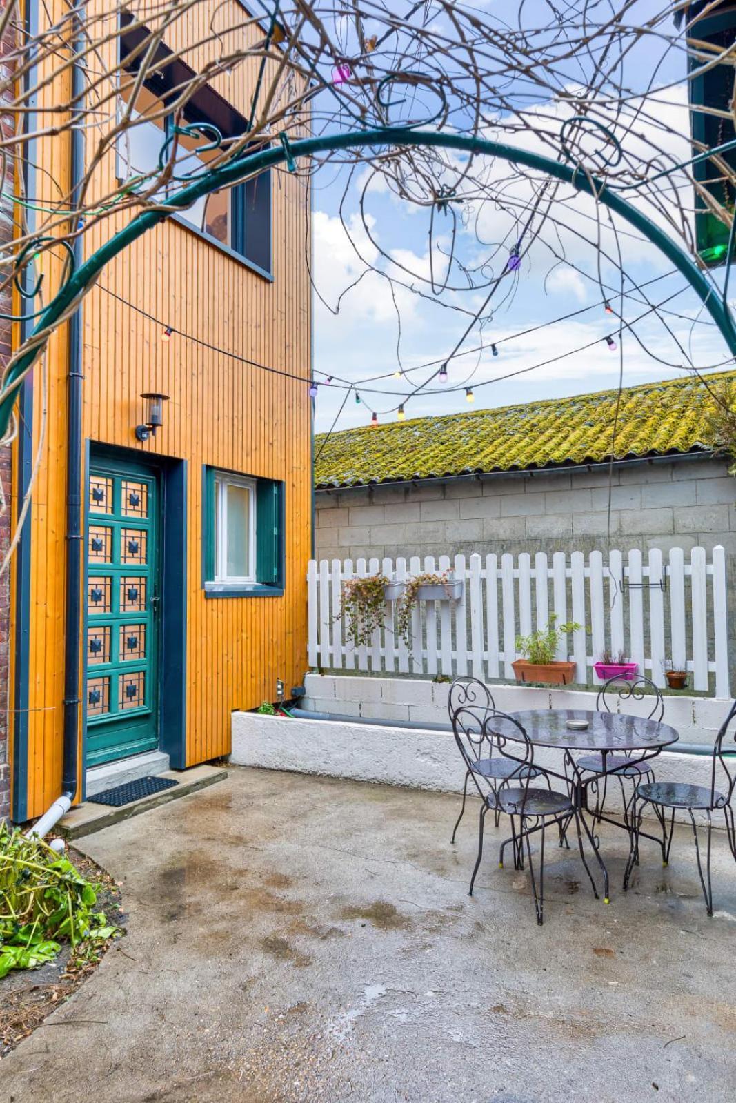 Ferienwohnung Rose Ecrin De Charme Avec Parking Terrasse Privee Et Jardin Partage Grand-Couronne Exterior foto