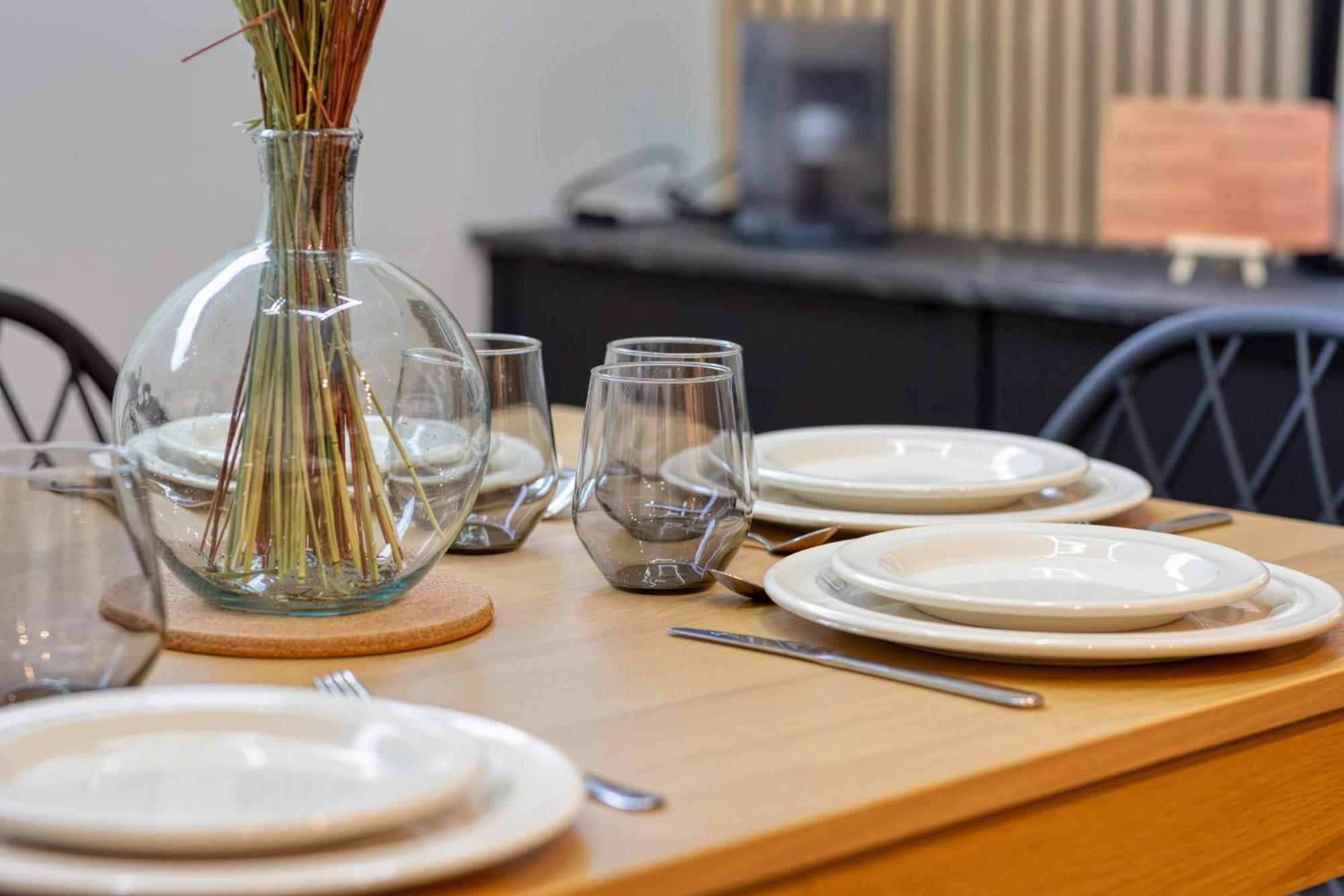 Ferienwohnung Rose Ecrin De Charme Avec Parking Terrasse Privee Et Jardin Partage Grand-Couronne Exterior foto