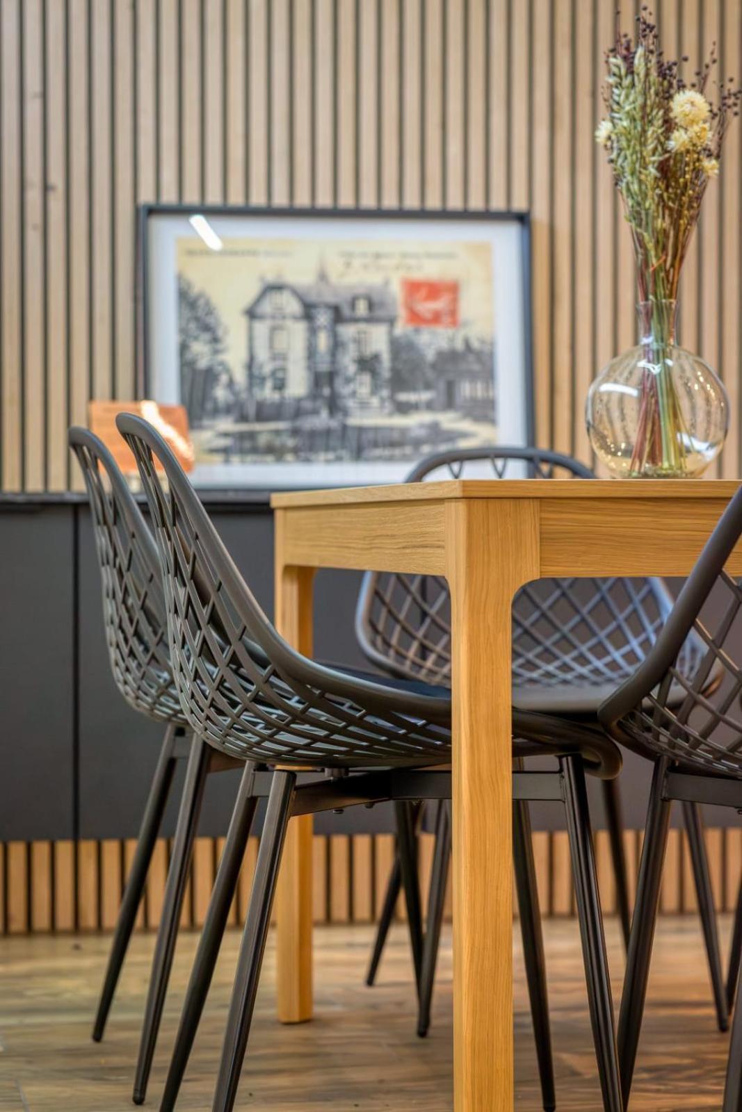 Ferienwohnung Rose Ecrin De Charme Avec Parking Terrasse Privee Et Jardin Partage Grand-Couronne Exterior foto