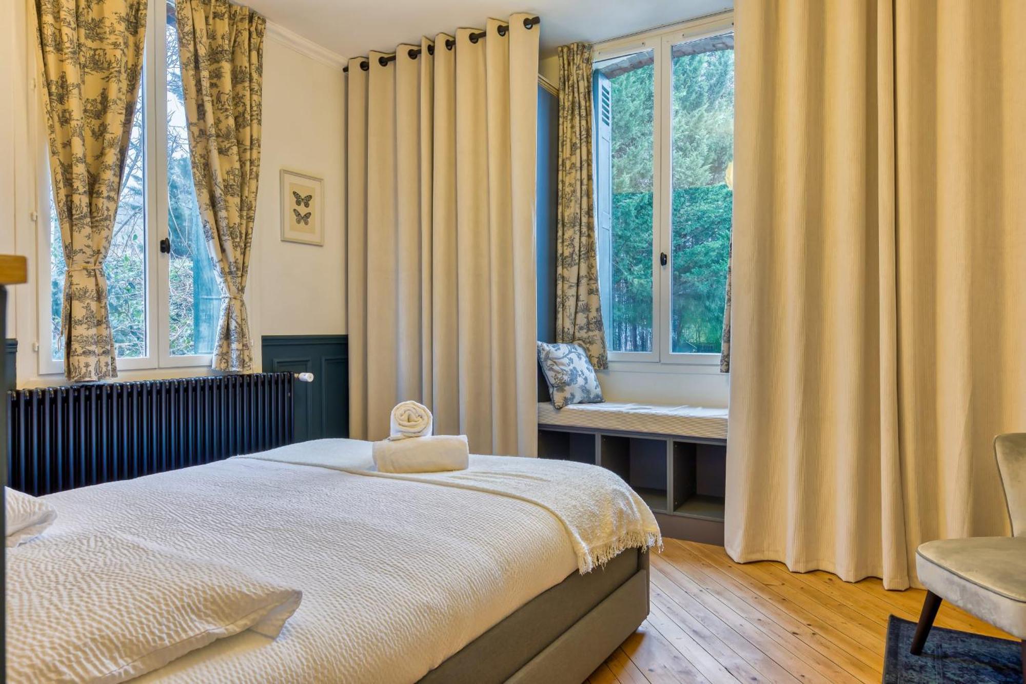 Ferienwohnung Rose Ecrin De Charme Avec Parking Terrasse Privee Et Jardin Partage Grand-Couronne Exterior foto